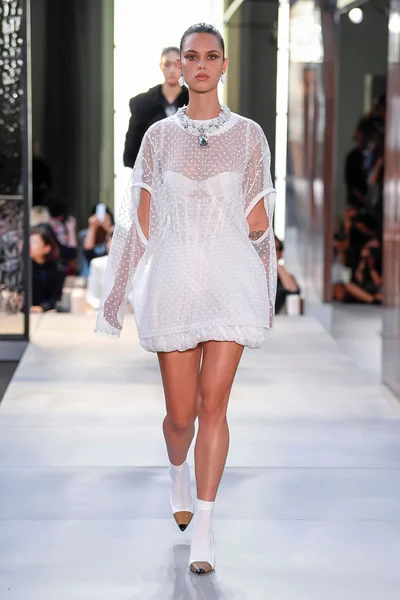Look 69